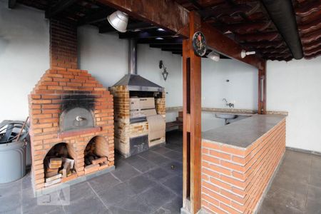 Casa à venda com 530m², 3 quartos e 10 vagas Casa à venda com 530m², 3 quartos e 10 vagasQuintal