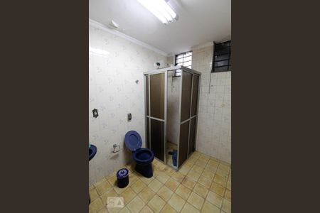 Casa à venda com 530m², 3 quartos e 10 vagas Casa à venda com 530m², 3 quartos e 10 vagasBanheiro da Garagem