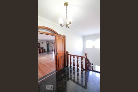 Casa à venda com 530m², 3 quartos e 10 vagas Casa à venda com 530m², 3 quartos e 10 vagasHall