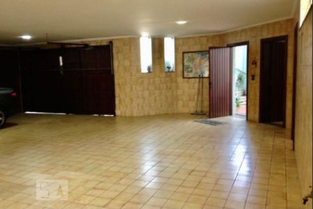 Casa à venda com 530m², 3 quartos e 10 vagas Casa à venda com 530m², 3 quartos e 10 vagasGaragem