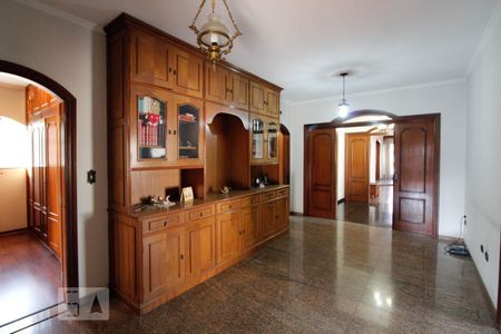 Casa à venda com 530m², 3 quartos e 10 vagas Casa à venda com 530m², 3 quartos e 10 vagasBiblioteca