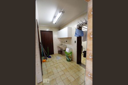 Casa à venda com 530m², 3 quartos e 10 vagas Casa à venda com 530m², 3 quartos e 10 vagasÁrea de Serviço 2