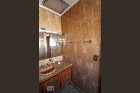 Casa à venda com 530m², 3 quartos e 10 vagas Casa à venda com 530m², 3 quartos e 10 vagasBanheiro da Suíte 1