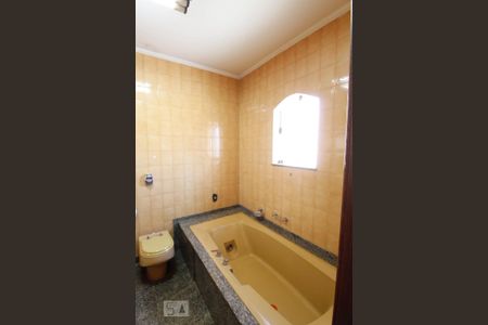 Casa à venda com 530m², 3 quartos e 10 vagas Casa à venda com 530m², 3 quartos e 10 vagasBanheiro da Suíte