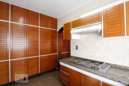 Casa à venda com 530m², 3 quartos e 10 vagas Casa à venda com 530m², 3 quartos e 10 vagasCozinha