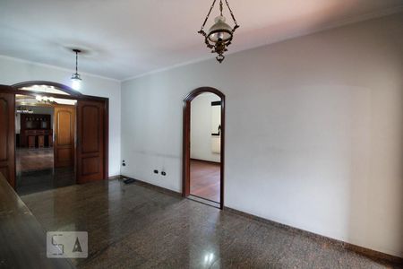 Casa à venda com 530m², 3 quartos e 10 vagas Casa à venda com 530m², 3 quartos e 10 vagasBiblioteca