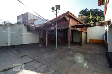 Casa à venda com 530m², 3 quartos e 10 vagas Casa à venda com 530m², 3 quartos e 10 vagasQuintal