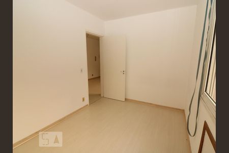 Quarto de apartamento à venda com 1 quarto, 52m² em Protásio Alves, Porto Alegre