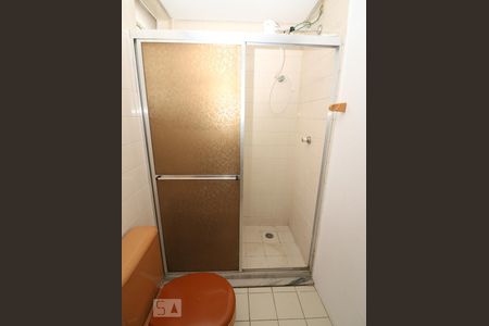 Banheiro de apartamento à venda com 1 quarto, 52m² em Protásio Alves, Porto Alegre