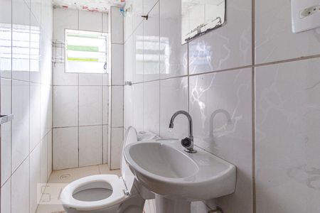 Banheiro de casa para alugar com 1 quarto, 35m² em Bussocaba, Osasco