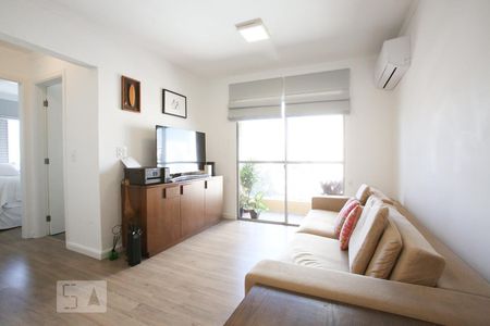 Sala de apartamento para alugar com 2 quartos, 74m² em Vila Olímpia, São Paulo