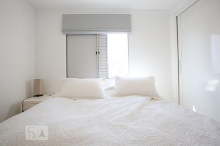 Quarto 1 de apartamento para alugar com 2 quartos, 74m² em Vila Olímpia, São Paulo