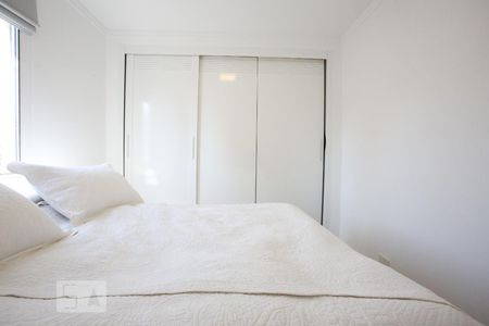 Quarto 1 de apartamento para alugar com 2 quartos, 74m² em Vila Olímpia, São Paulo