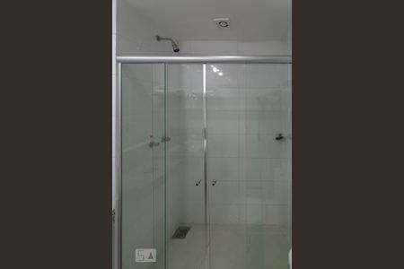 Studio para alugar com 30m², 1 quarto e sem vaga Studio para alugar com 30m², 1 quarto e sem vagaBanheiro