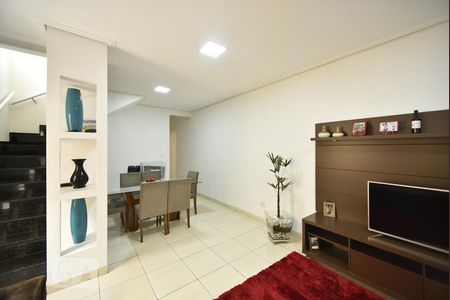 Sala 1 de casa à venda com 7 quartos, 260m² em Vila Invernada, São Paulo