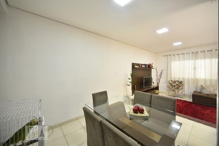 Sala 1 de casa à venda com 7 quartos, 260m² em Vila Invernada, São Paulo