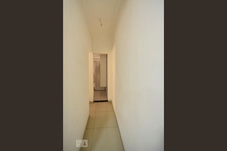 Corredor 1 de casa à venda com 7 quartos, 260m² em Vila Invernada, São Paulo