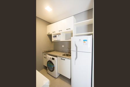 Cozinha de kitnet/studio para alugar com 1 quarto, 25m² em Jardim Aeroporto, São Paulo