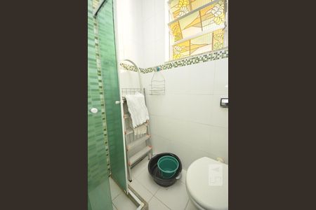 Banheiro Social de kitnet/studio para alugar com 1 quarto, 30m² em Glória, Rio de Janeiro