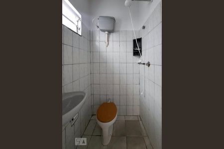 Banheiro de kitnet/studio para alugar com 1 quarto, 45m² em Piraporinha, Diadema