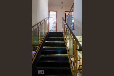 Escada de casa à venda com 3 quartos, 150m² em Vila Galvao, Guarulhos