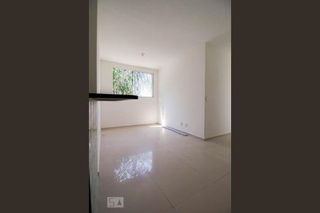 Sala de apartamento à venda com 2 quartos, 55m² em Vargem Pequena, Rio de Janeiro