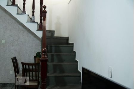 Escada de casa à venda com 4 quartos, 150m² em Vila Primavera, São Paulo