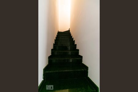 Escadas de casa de condomínio à venda com 2 quartos, 107m² em Penha de França, São Paulo