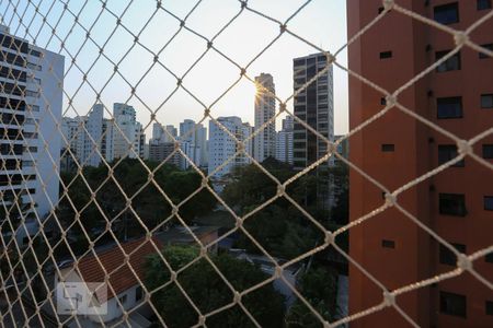 Vista de apartamento à venda com 2 quartos, 68m² em Indianópolis, São Paulo