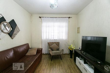 Sala de casa à venda com 4 quartos, 250m² em Vila Bertioga, São Paulo