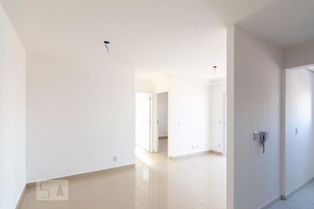 Sala de apartamento para alugar com 2 quartos, 50m² em Santa Teresinha, Santo André