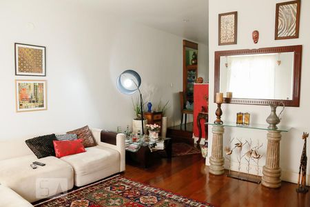 Sala de casa à venda com 3 quartos, 120m² em Campo Grande, São Paulo