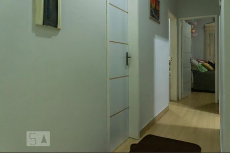 Corredor de casa à venda com 3 quartos, 134m² em Petrópolis, Porto Alegre
