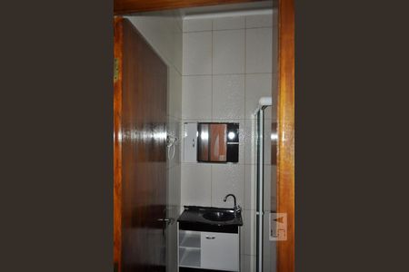 Banheiro de casa para alugar com 1 quarto, 50m² em Jardim Nossa Senhora do Carmo, São Paulo