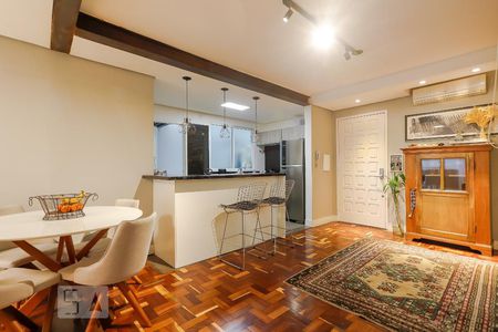 Sala de apartamento à venda com 1 quarto, 80m² em Petrópolis, Porto Alegre