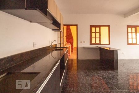 Cozinha de casa à venda com 3 quartos, 180m² em Sarandi, Porto Alegre