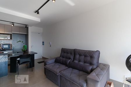 Sala  de kitnet/studio para alugar com 1 quarto, 43m² em Centro, Campinas