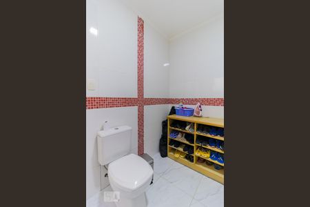 Banheiro de casa à venda com 2 quartos, 320m² em Vila Dalila, São Paulo