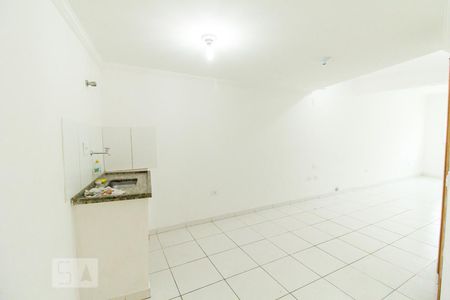 Cozinha de kitnet/studio para alugar com 1 quarto, 30m² em Vila Zat, São Paulo