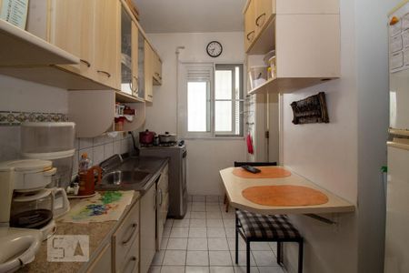 Cozinha de apartamento à venda com 2 quartos, 50m² em Humaitá, Porto Alegre