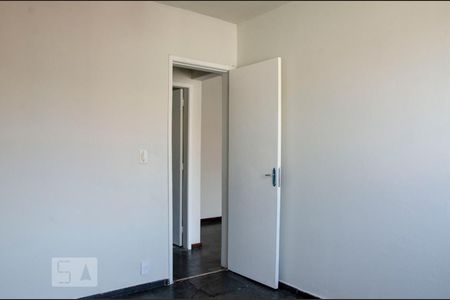 Quarto 1 de apartamento para alugar com 2 quartos, 60m² em Praça Seca, Rio de Janeiro