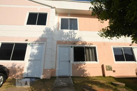 Fachada de casa de condomínio para alugar com 2 quartos, 65m² em Jardins Mangueiral, Brasília