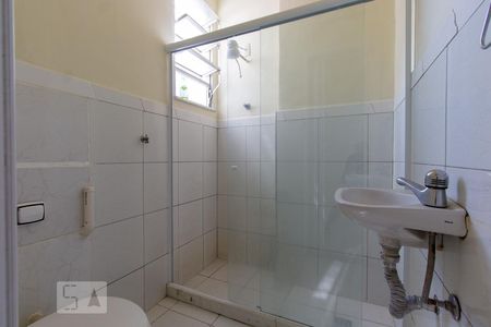 Banheiro de kitnet/studio para alugar com 1 quarto, 25m² em Centro, Rio de Janeiro