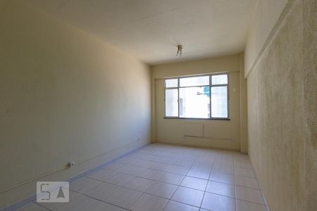 Sala de kitnet/studio para alugar com 1 quarto, 25m² em Centro, Rio de Janeiro