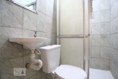 Banheiro de casa para alugar com 1 quarto, 70m² em Cipava, Osasco