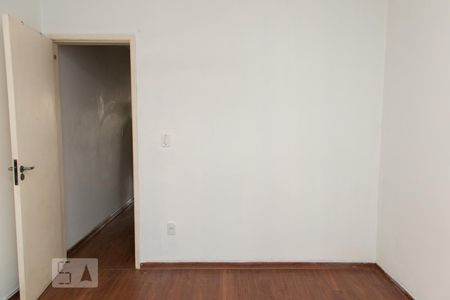 Quarto 2 de casa à venda com 3 quartos, 130m² em Vila Carmosina, São Paulo