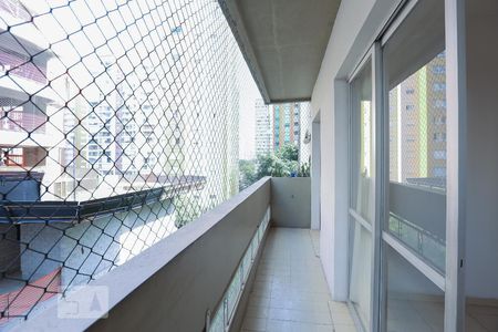 Sacada de apartamento à venda com 3 quartos, 100m² em Indianópolis, São Paulo