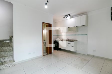 Sala / Cozinha de apartamento para alugar com 1 quarto, 45m² em Vila Esperança, São Paulo