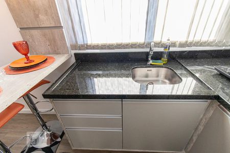 Cozinha de kitnet/studio para alugar com 1 quarto, 19m² em Novo Mundo, Curitiba