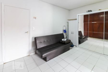 Casa à venda com 110m², 3 quartos e 2 vagas Casa à venda com 110m², 3 quartos e 2 vagasCloset